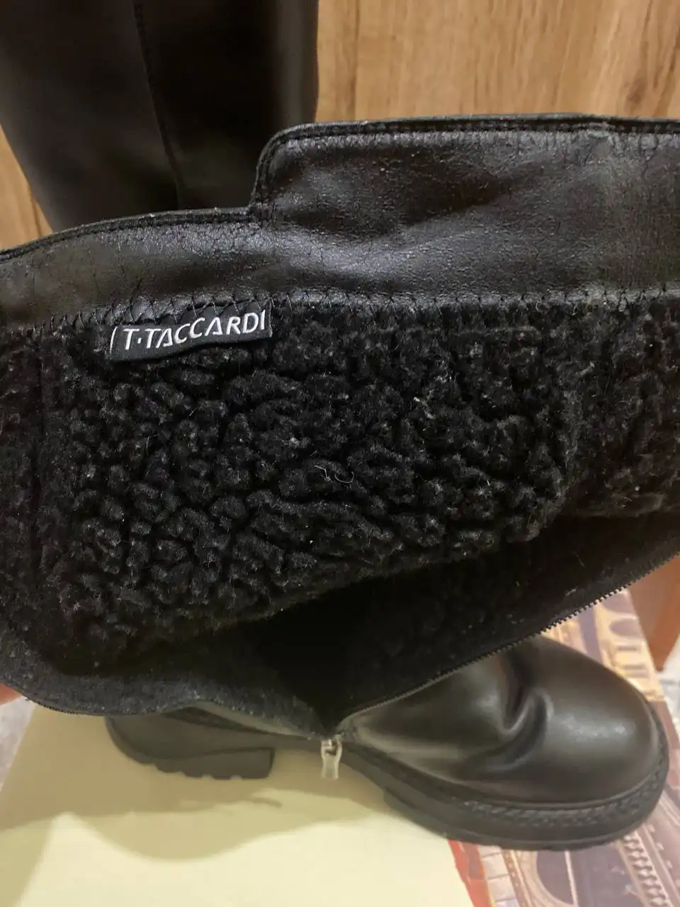 Продам зимнюю обувь для девочки размер 34