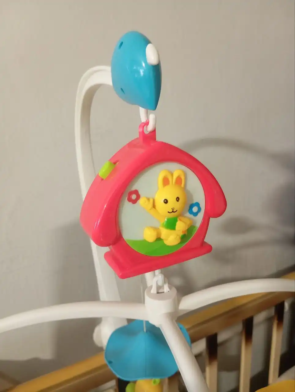 Мобиль на кроватку механический