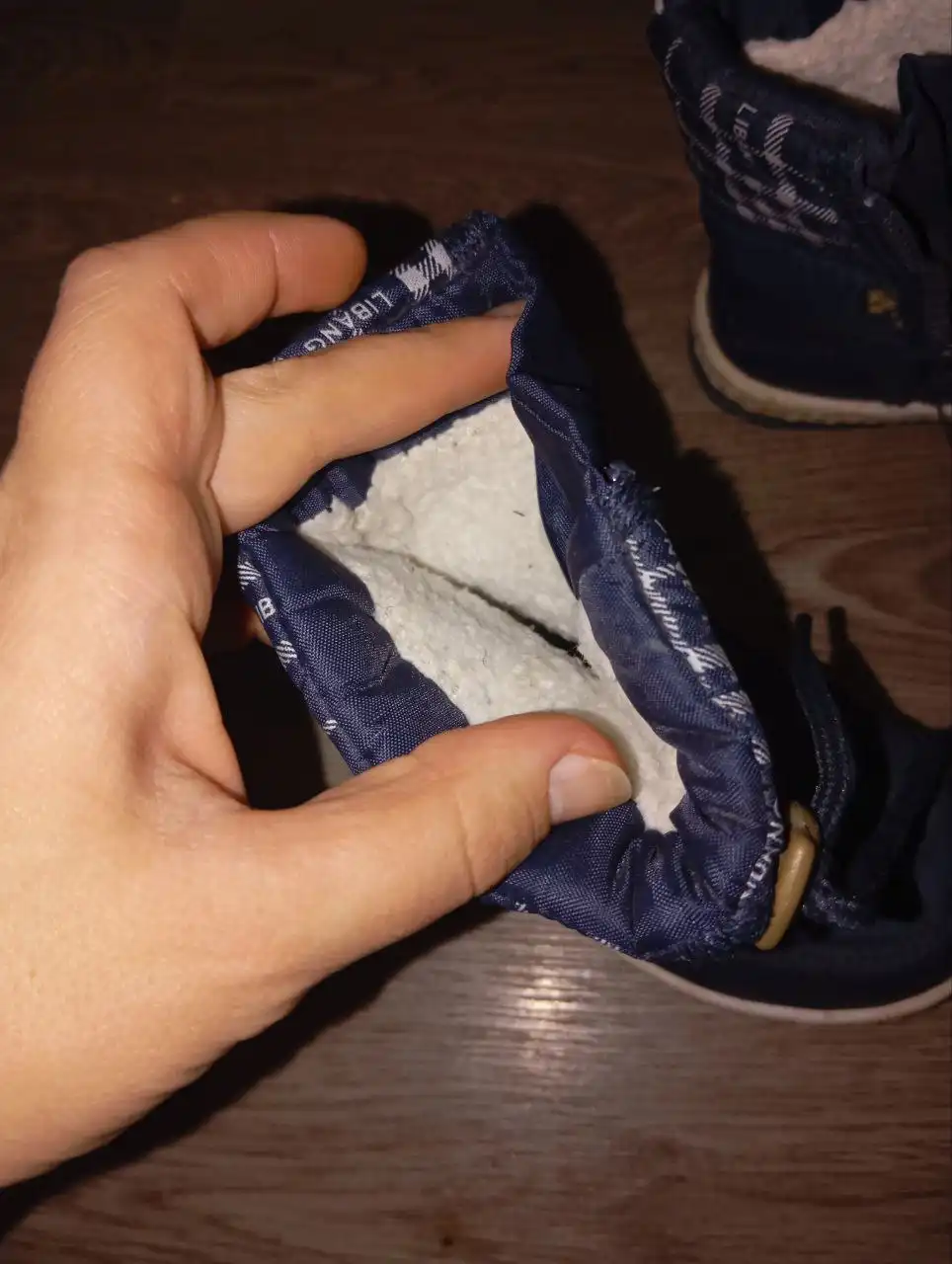 Зимние детские сапожки размеры 21 и 23