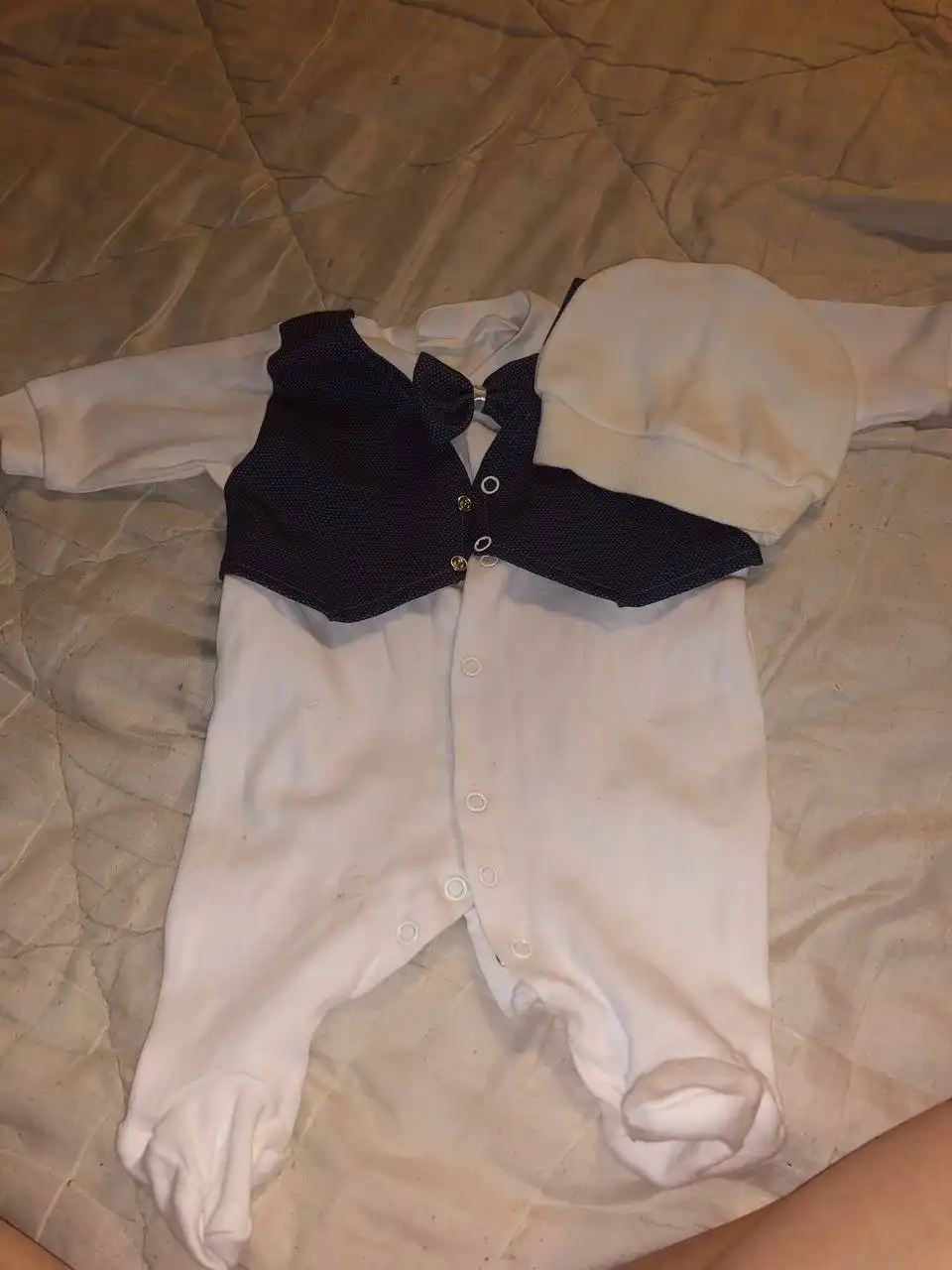 Продам костюм на выписку размер 56