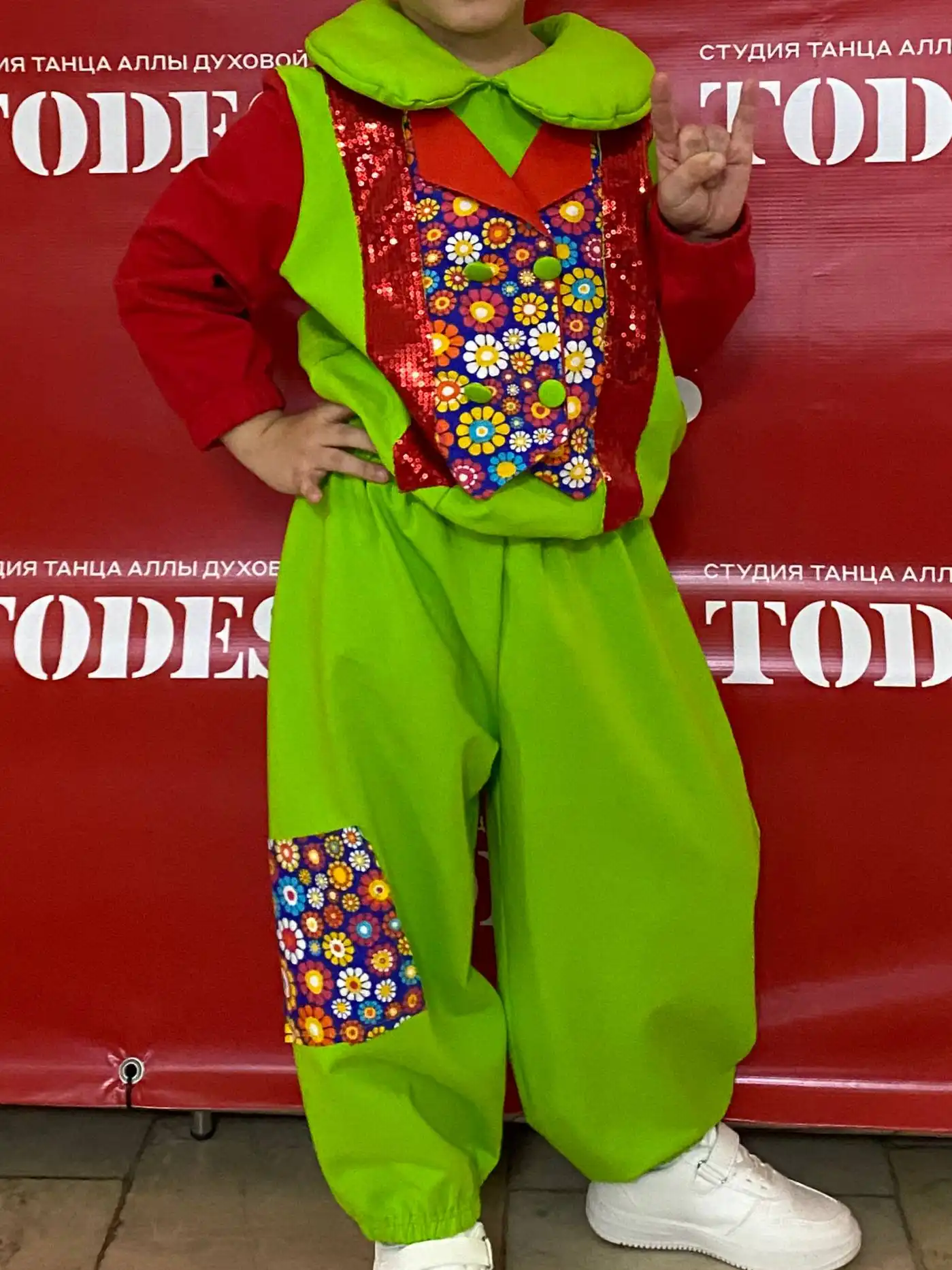 Продам костюм гнома новый