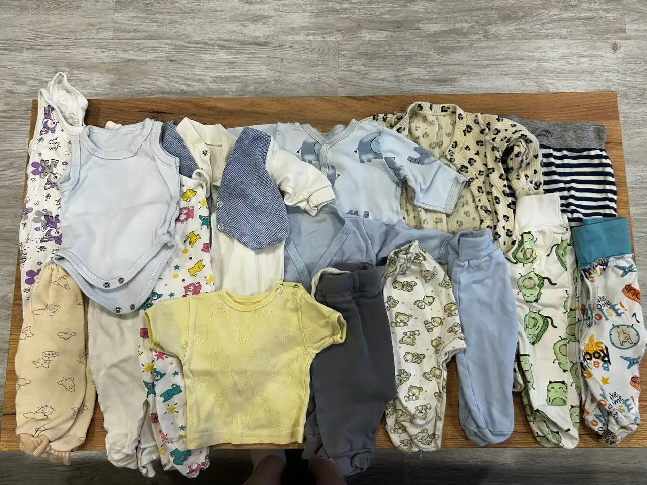 Пакет одежды для новорожденных размеров 50 и 56 см