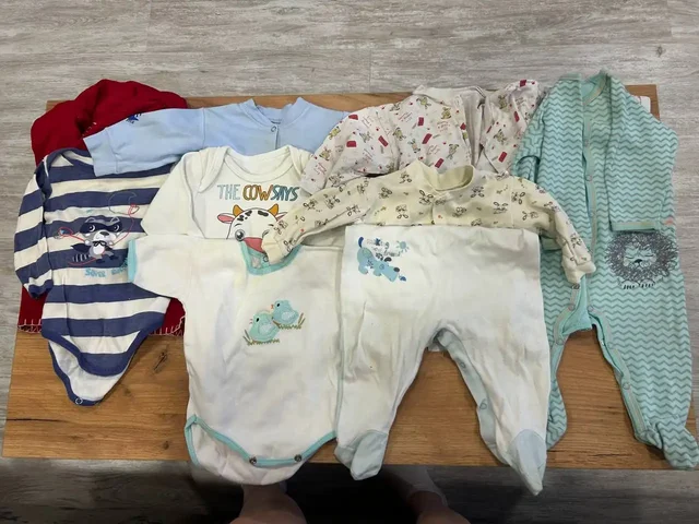 Одежда детская разных размеров с пятнами - Одежда в Саратов