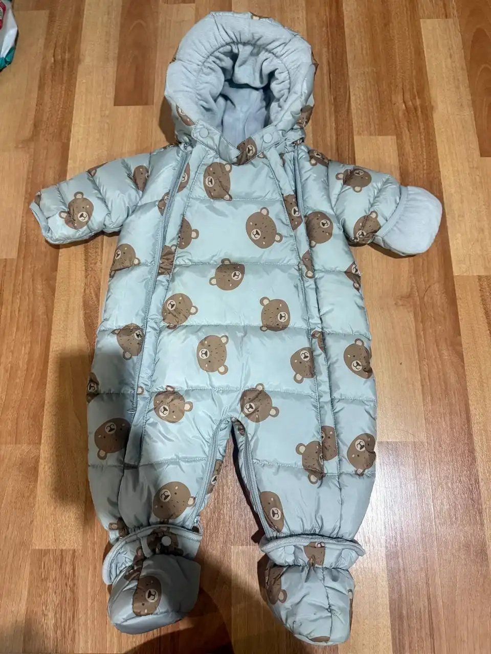 Зимний комбинезон 68 размер в отличном состоянии
