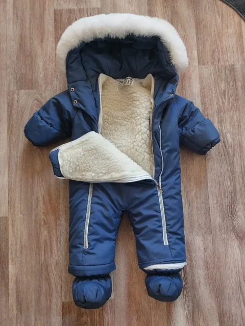 Продам детский зимний комбинезон 0-1.5 лет - Игровые коврики и дуги в Саратов