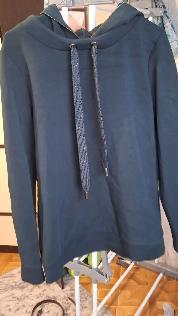 Осенняя пайта с капюшоном размер 44-46 - Верхняя одежда (Одежда) в Саратов