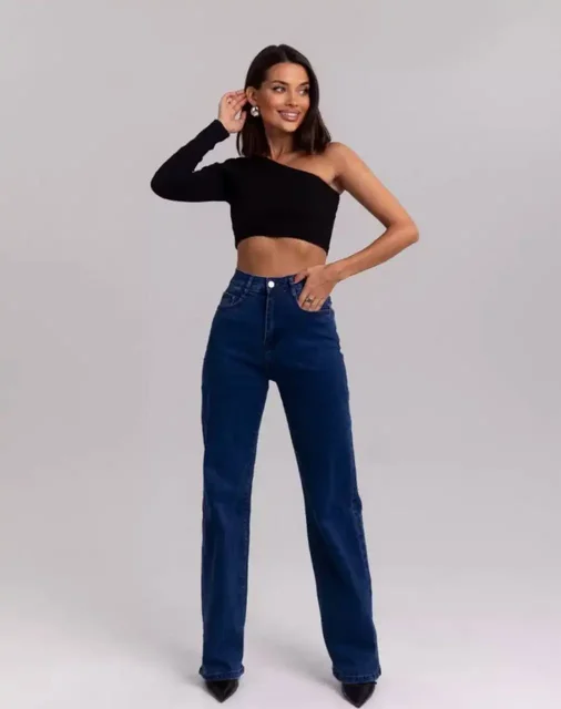 Джинсы женские трубы клеш от бедра - Футболки в Саратов