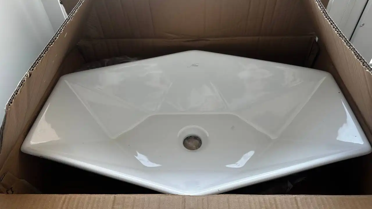 Продажа новой накладной раковины - Для дома и дачи в Саратов