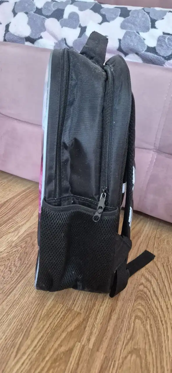 Школьный рюкзак в идеальном состоянии - Школьные товары (Барахолка) в Саратов