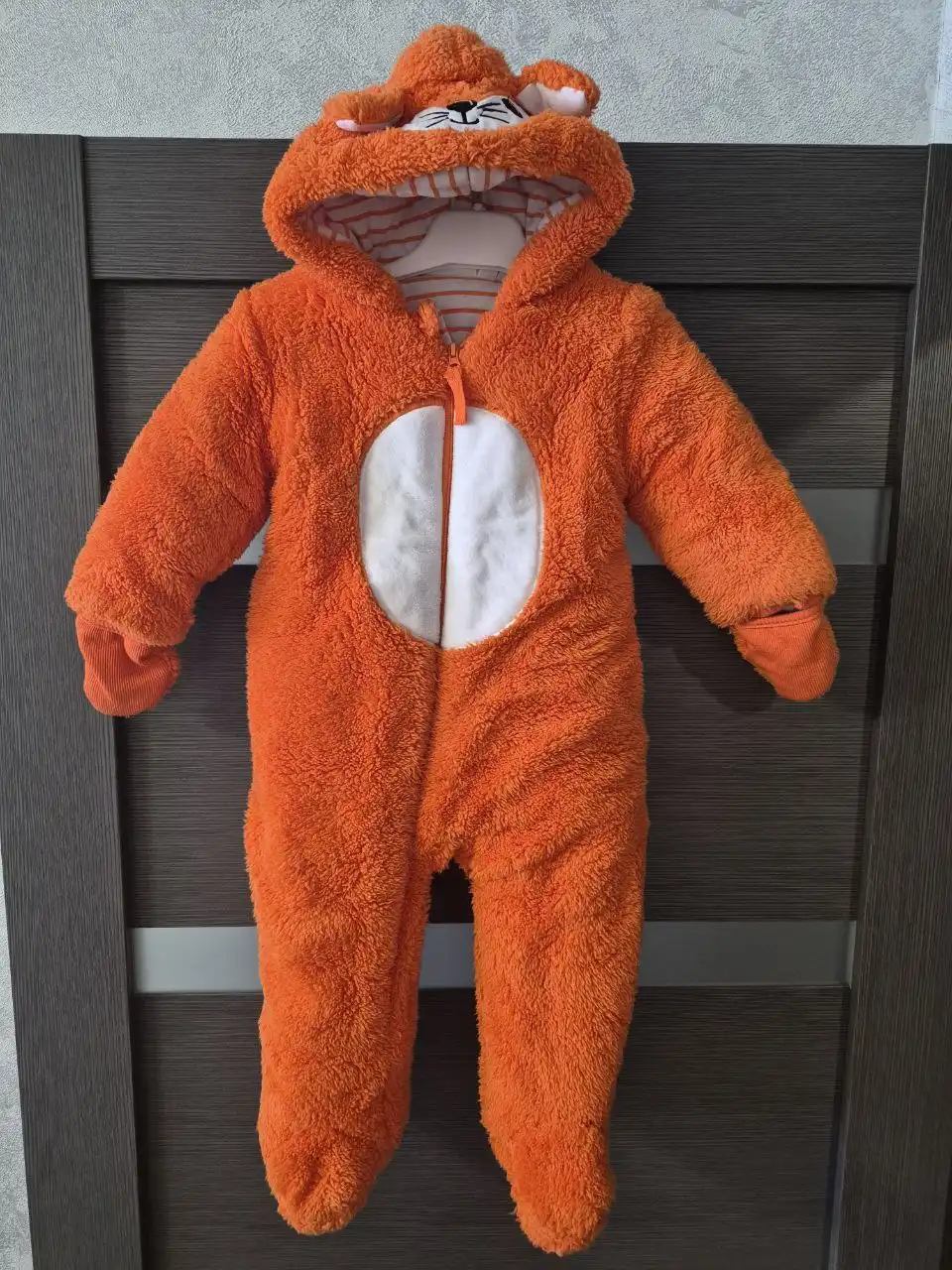 Утепленный комбез 6-9 месяцев и аксессуары - Детская одежда (Товары для детей) в Солнечный