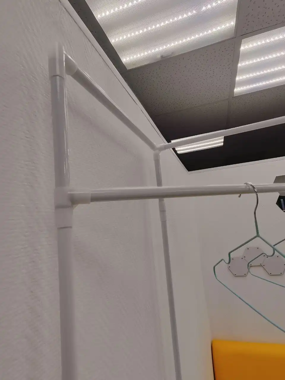 Продажа функциональной напольной вешалки - Мебель (Для дома и дачи) в Саратов