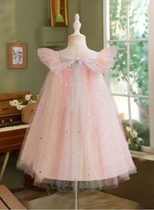 Платье детское новое размер 120 - Детская одежда (Одежда) в Саратов