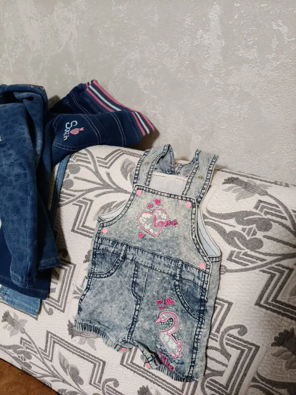 Продажа детских вещей на девочку - Одежда для детей (Товары для детей) в Саратов