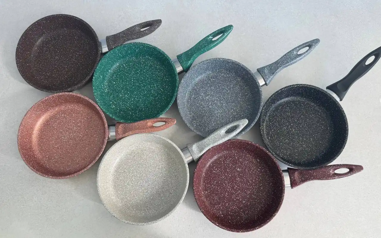 Подарки к празднику: посуда 7 цветов