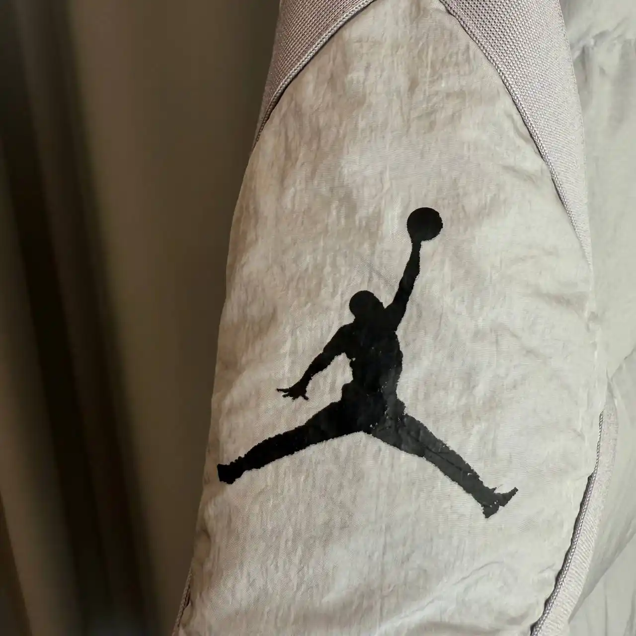 Пуховик Jordan зимний