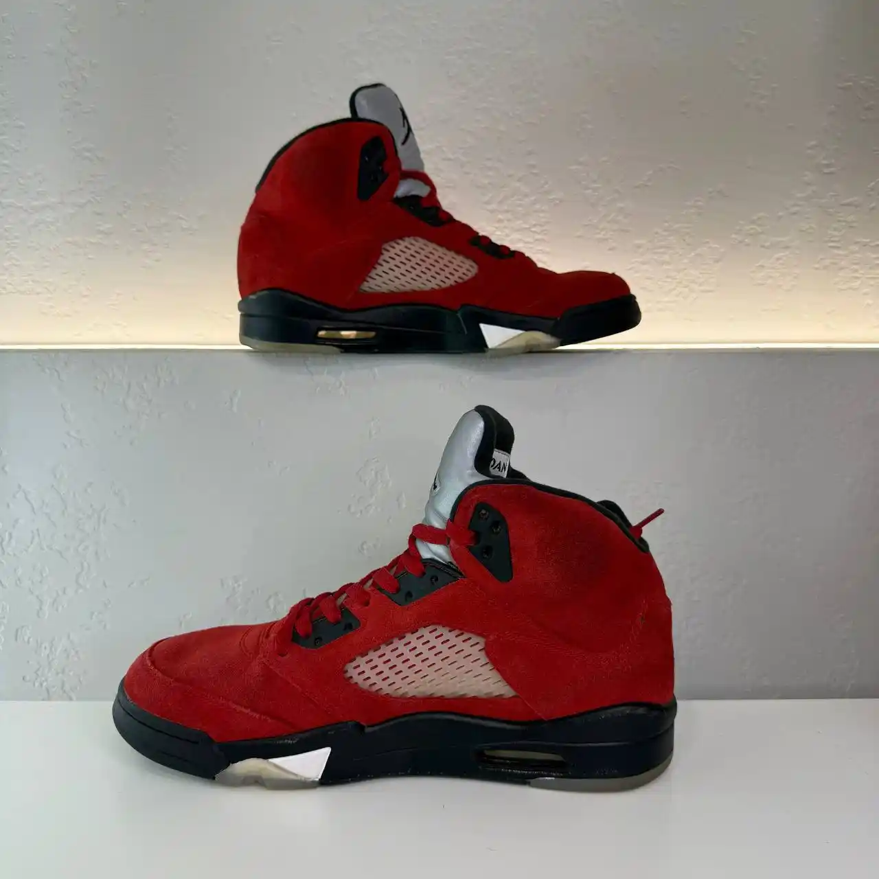 Кроссовки NIKE AIR JORDAN 5 RETRO RAGING BULL RED