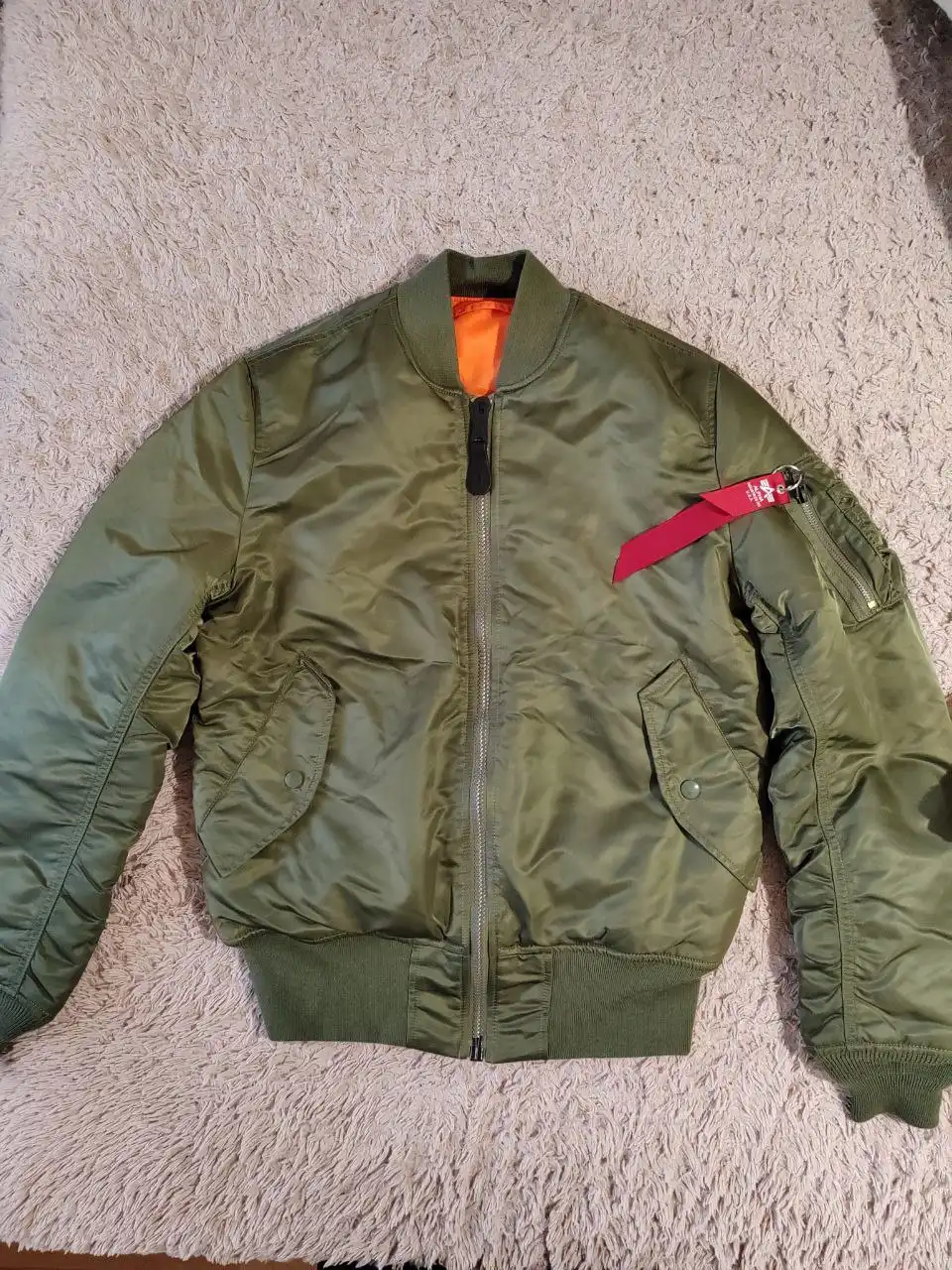 Продажа одежды, обуви и планшета