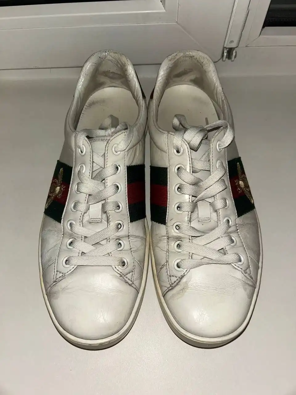 Продажа одежды, обуви и планшета