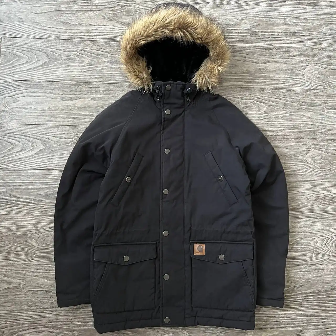 Продажа пуховиков Carhartt, The North Face, Lacoste