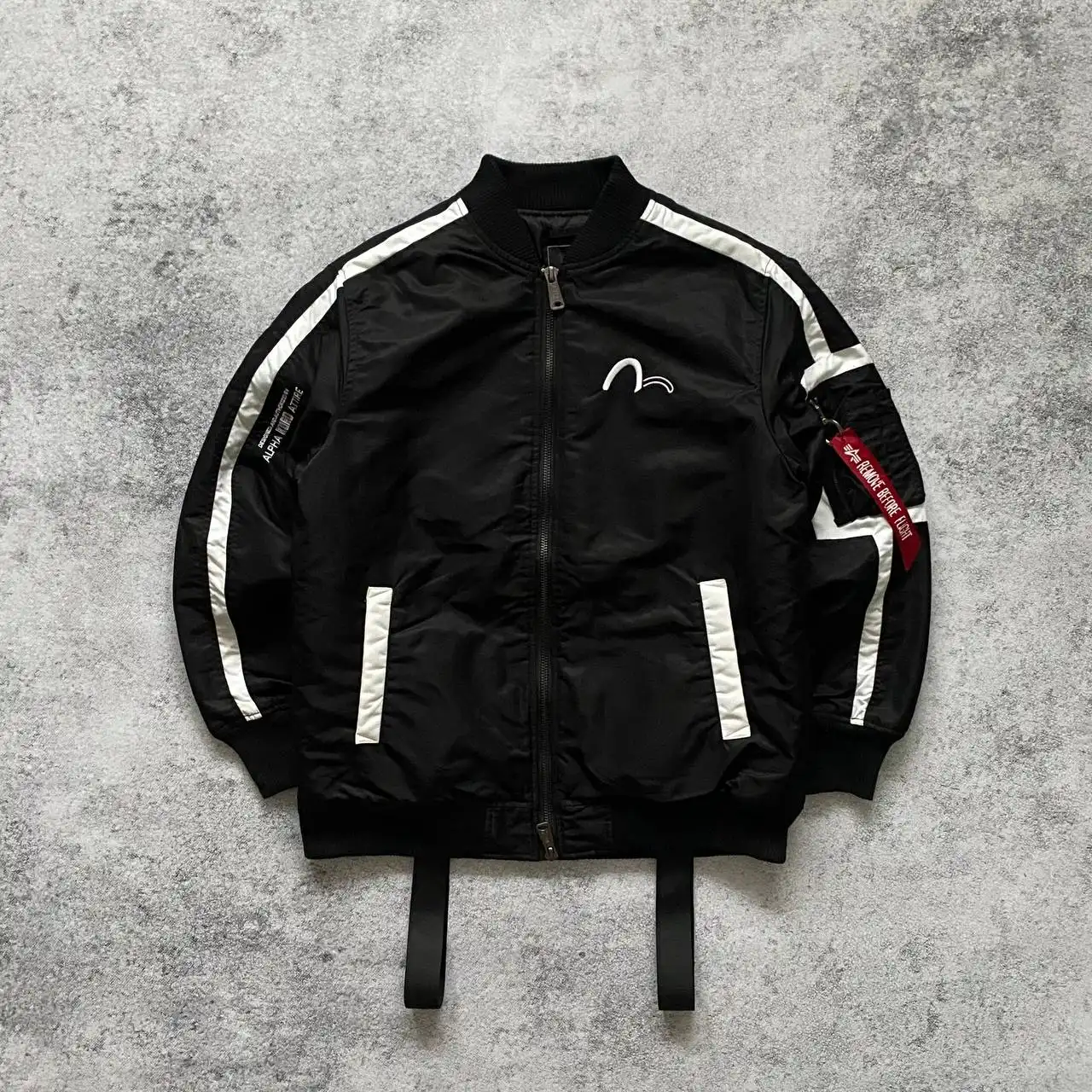 Продажа брендовой верхней одежды и обуви