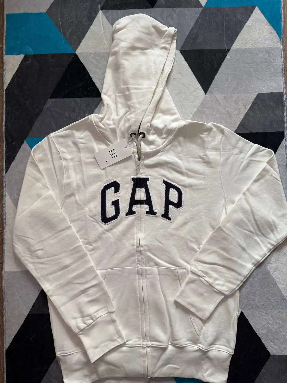 Продажа брендовых худи и свитшотов Fred Perry, KENZO, GAP, Givenchy, MONCLER, BOSS