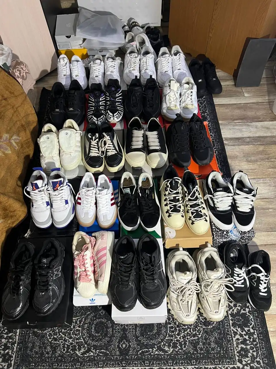 Продам кроссовки размеры 38-45