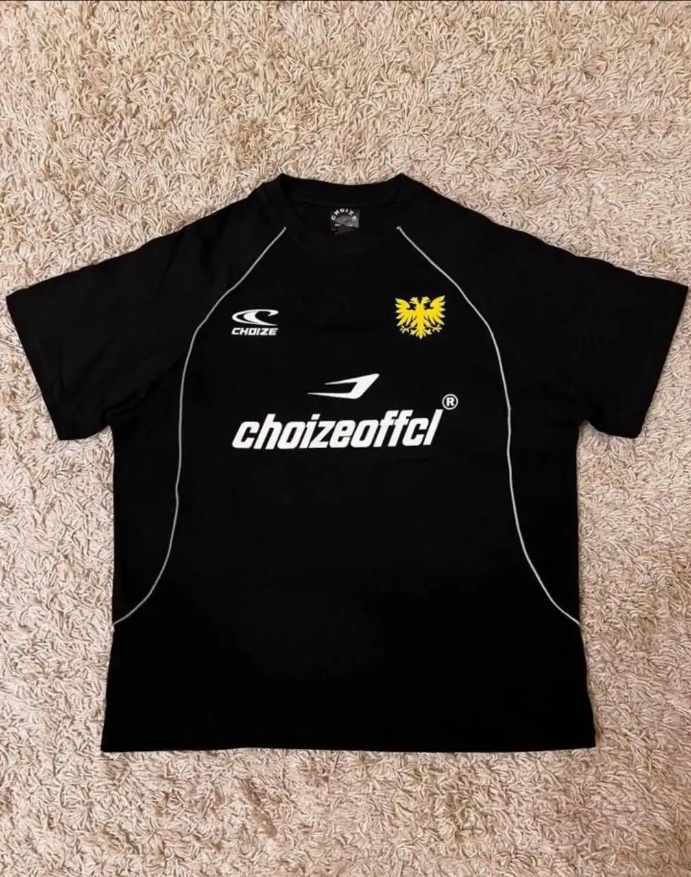 Продажа одежды: худи, футболка, джинсы, ботинки