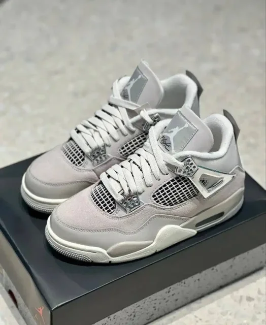 Кроссовки NIKE AIR JORDAN 4 реплика 1:1 - частное объявление в Курск