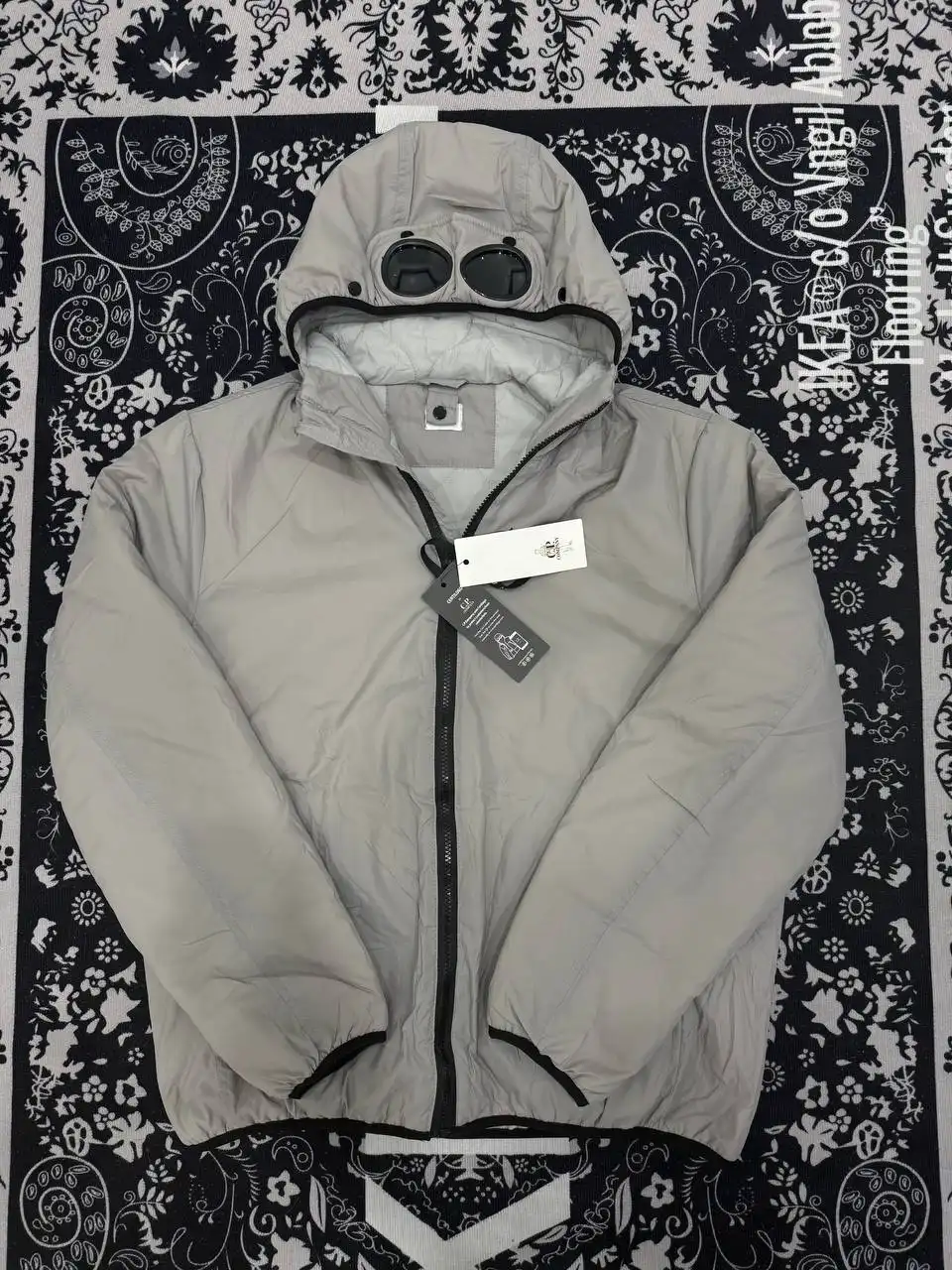 Микро пуховик C.P. и джинсы ALEX YE - Верхняя одежда, Джинсы (Одежда) в Курск