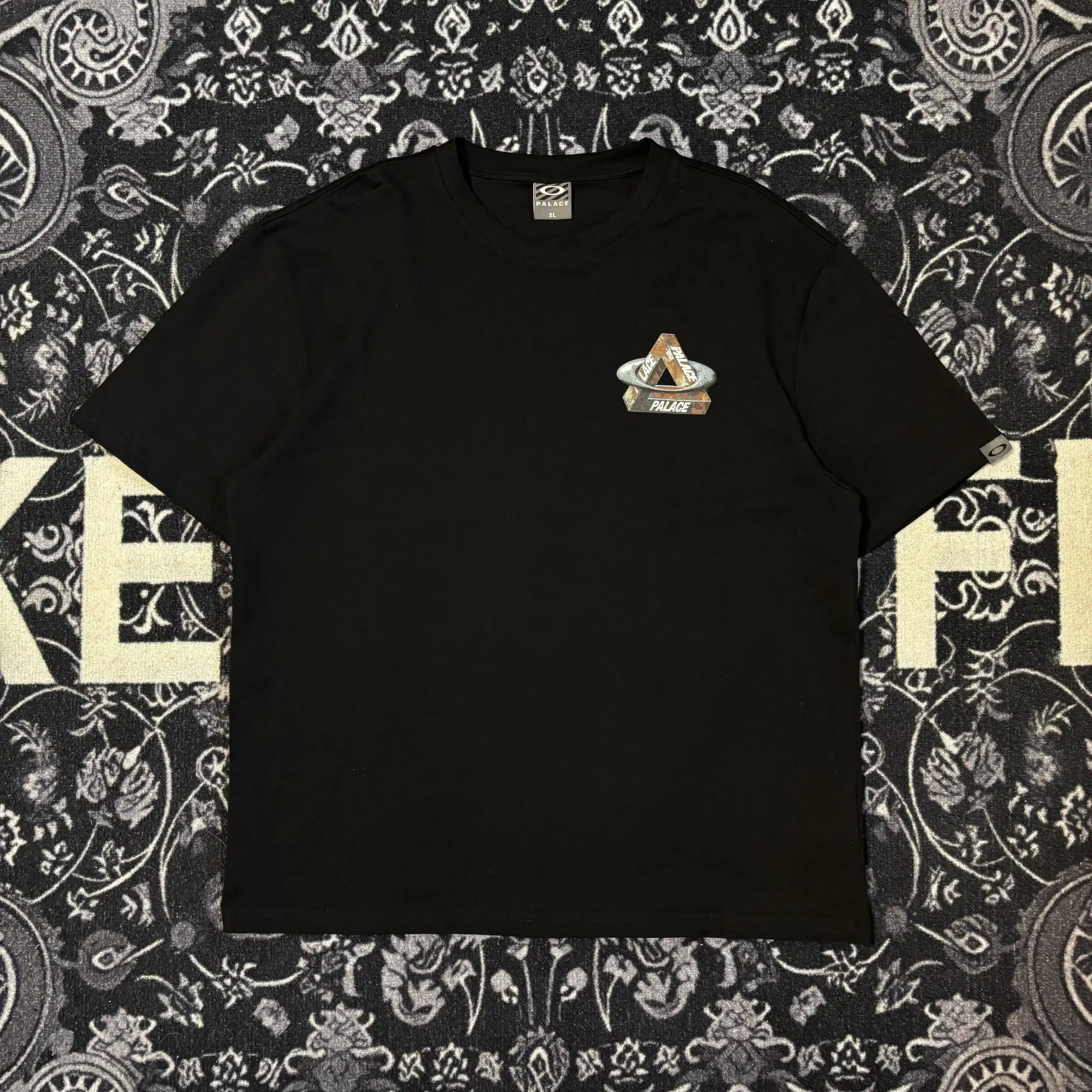 Футболка PALACE x Oakley Tri Ferg - Футболки (Одежда) в Курск