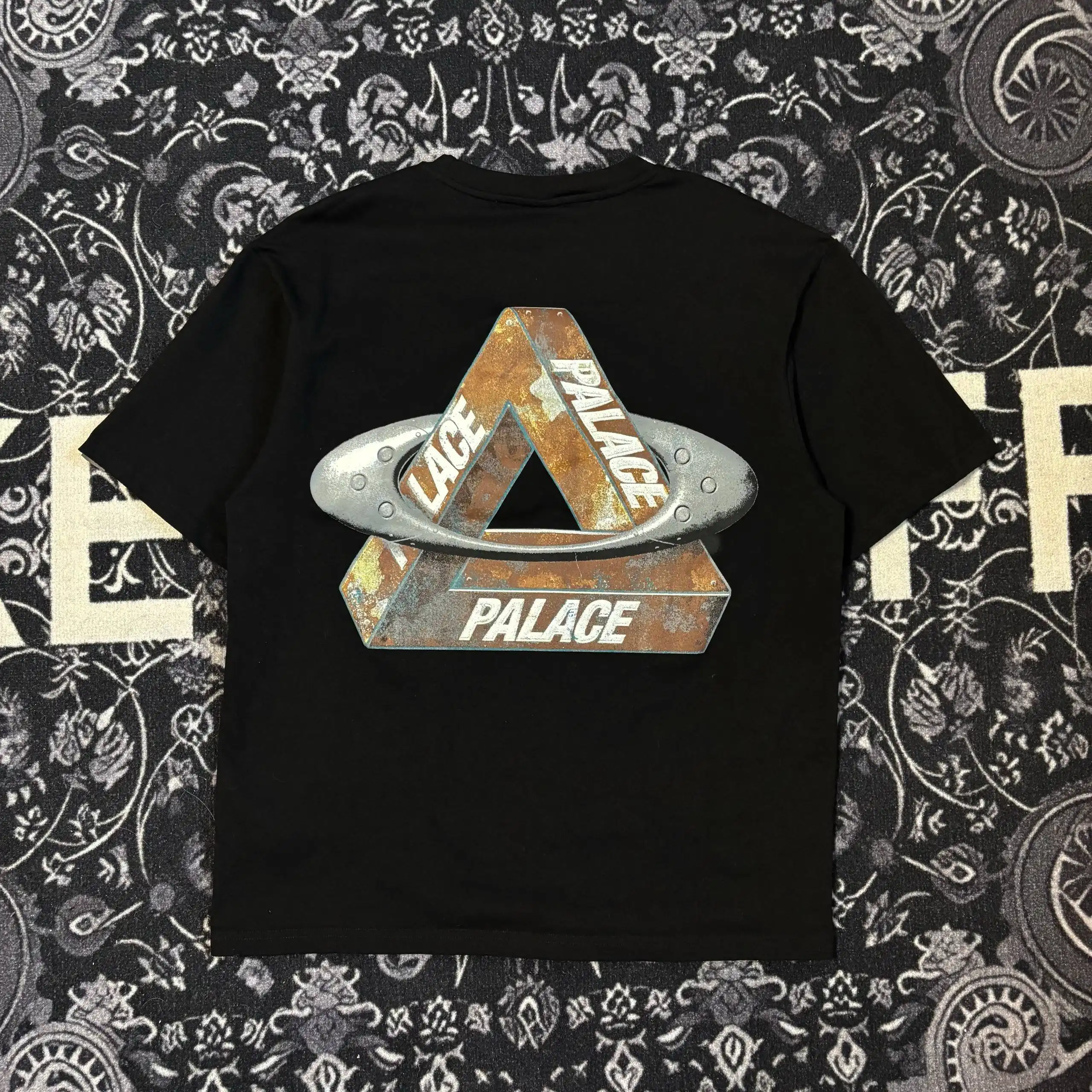 Футболка PALACE x Oakley Tri Ferg - Футболки (Одежда) в Курск