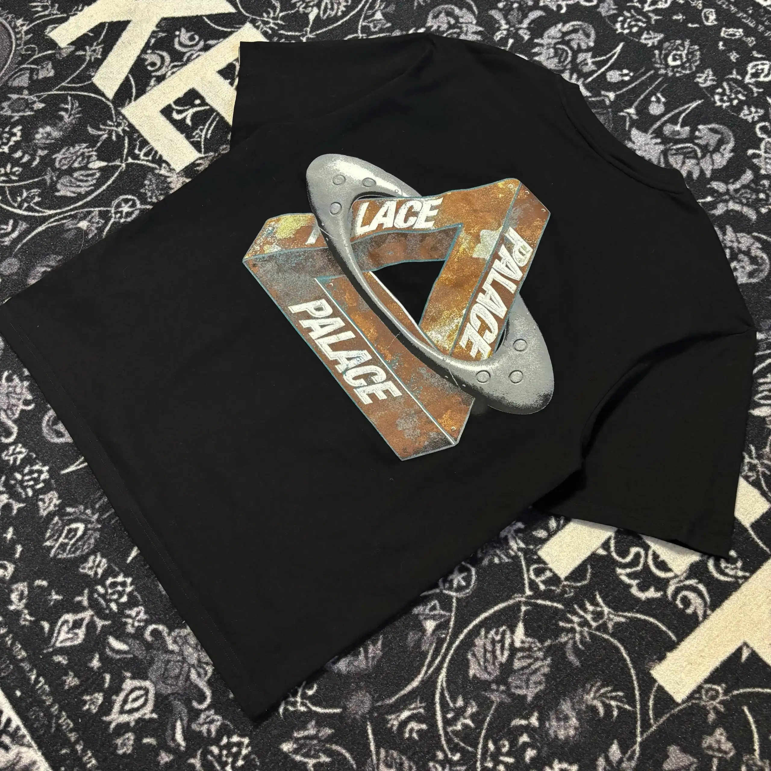 Футболка PALACE x Oakley Tri Ferg - Футболки (Одежда) в Курск