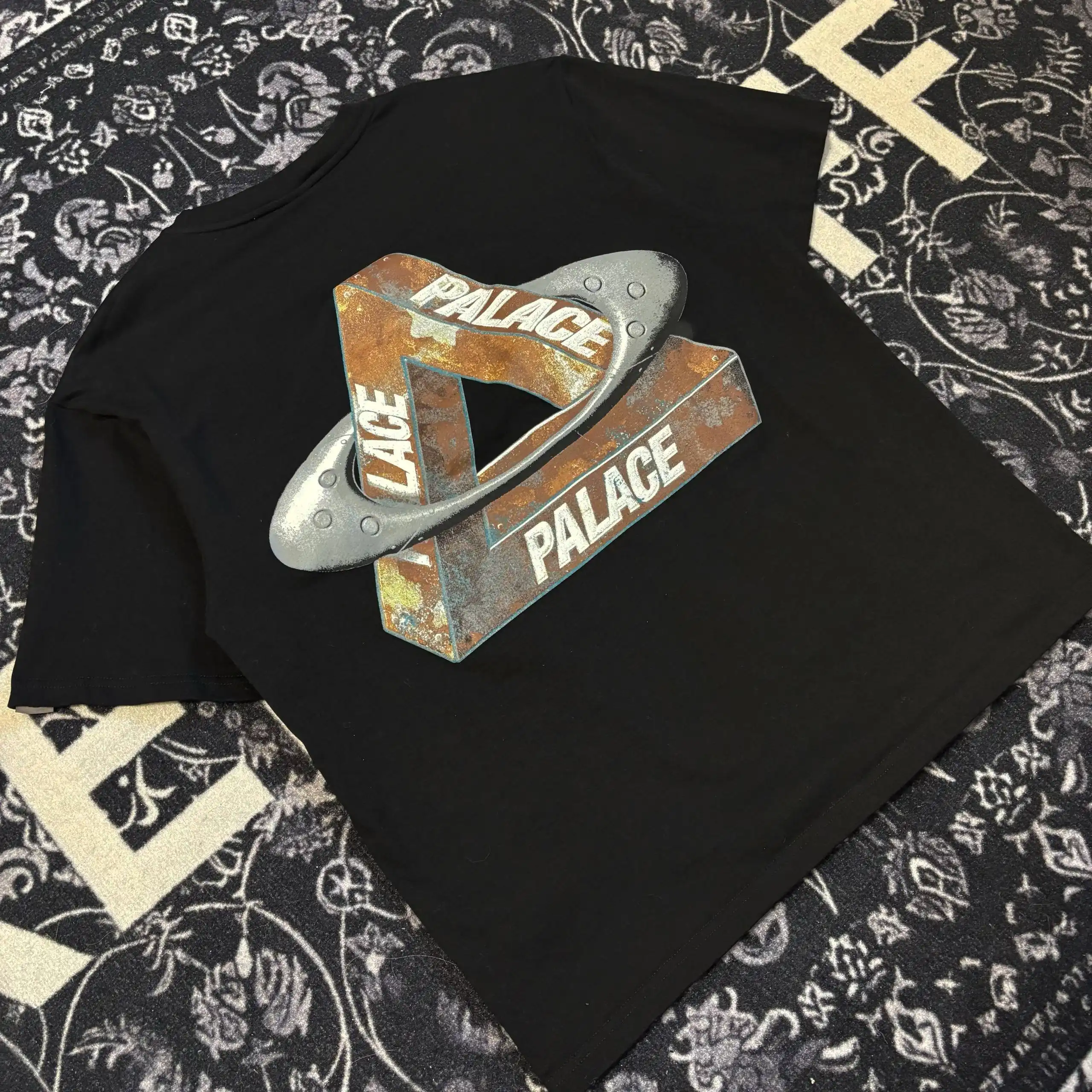 Футболка PALACE x Oakley Tri Ferg - Футболки (Одежда) в Курск