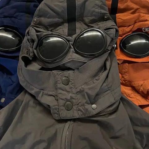 Новые вещи от стоника с вешалками - частное объявление в Курск