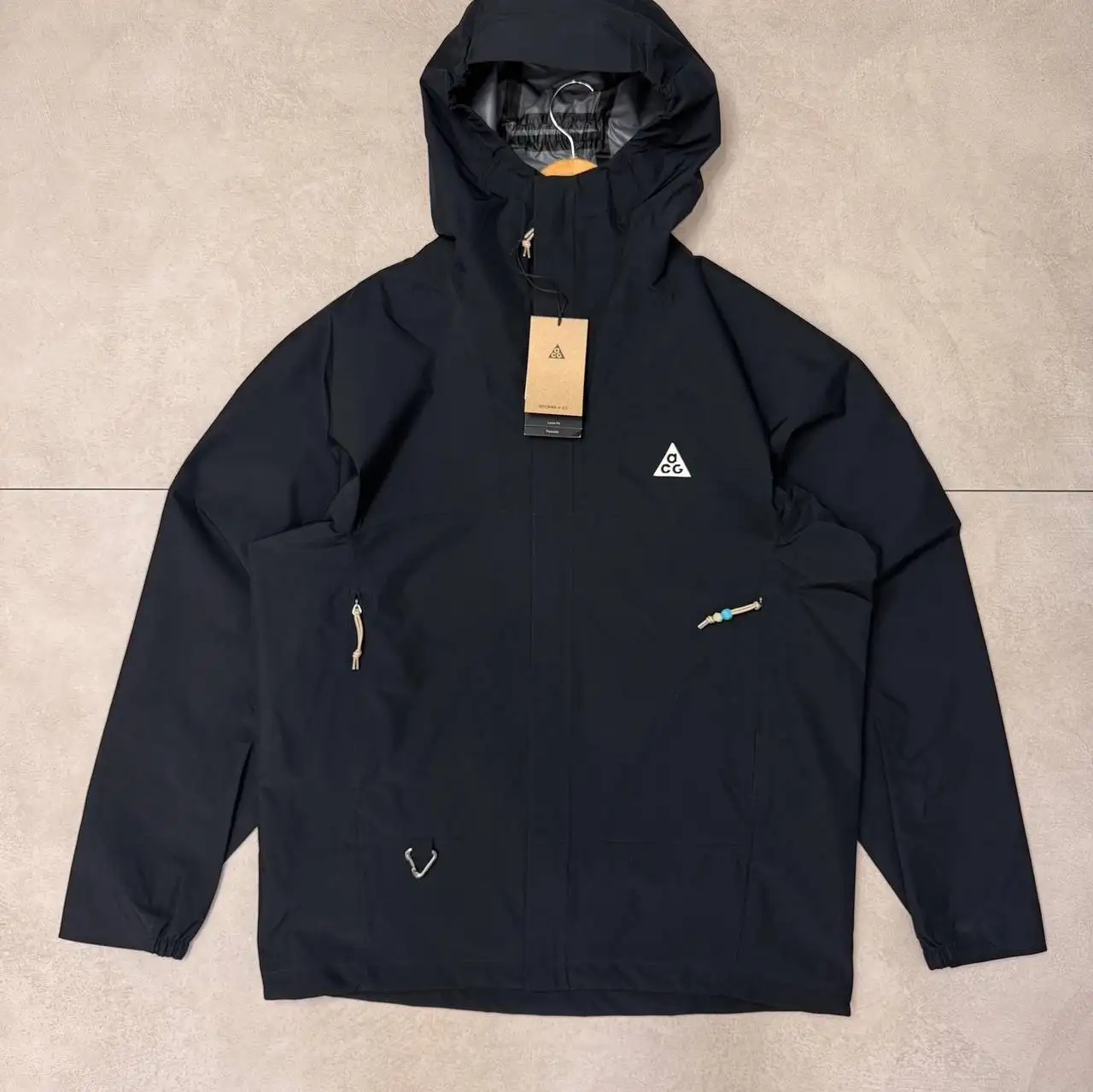 Продажа брендовых курток и ветровок - Верхняя одежда (Одежда) в Неизвестно