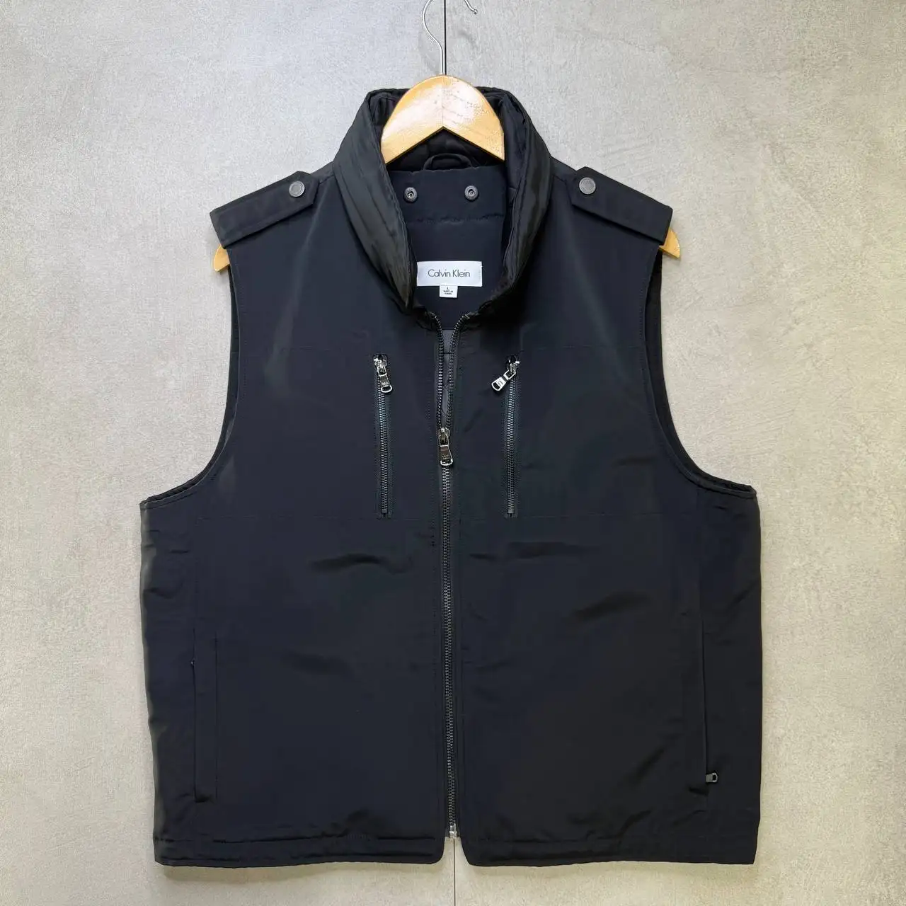 Продажа брендовых курток и ветровок - Верхняя одежда (Одежда) в Неизвестно