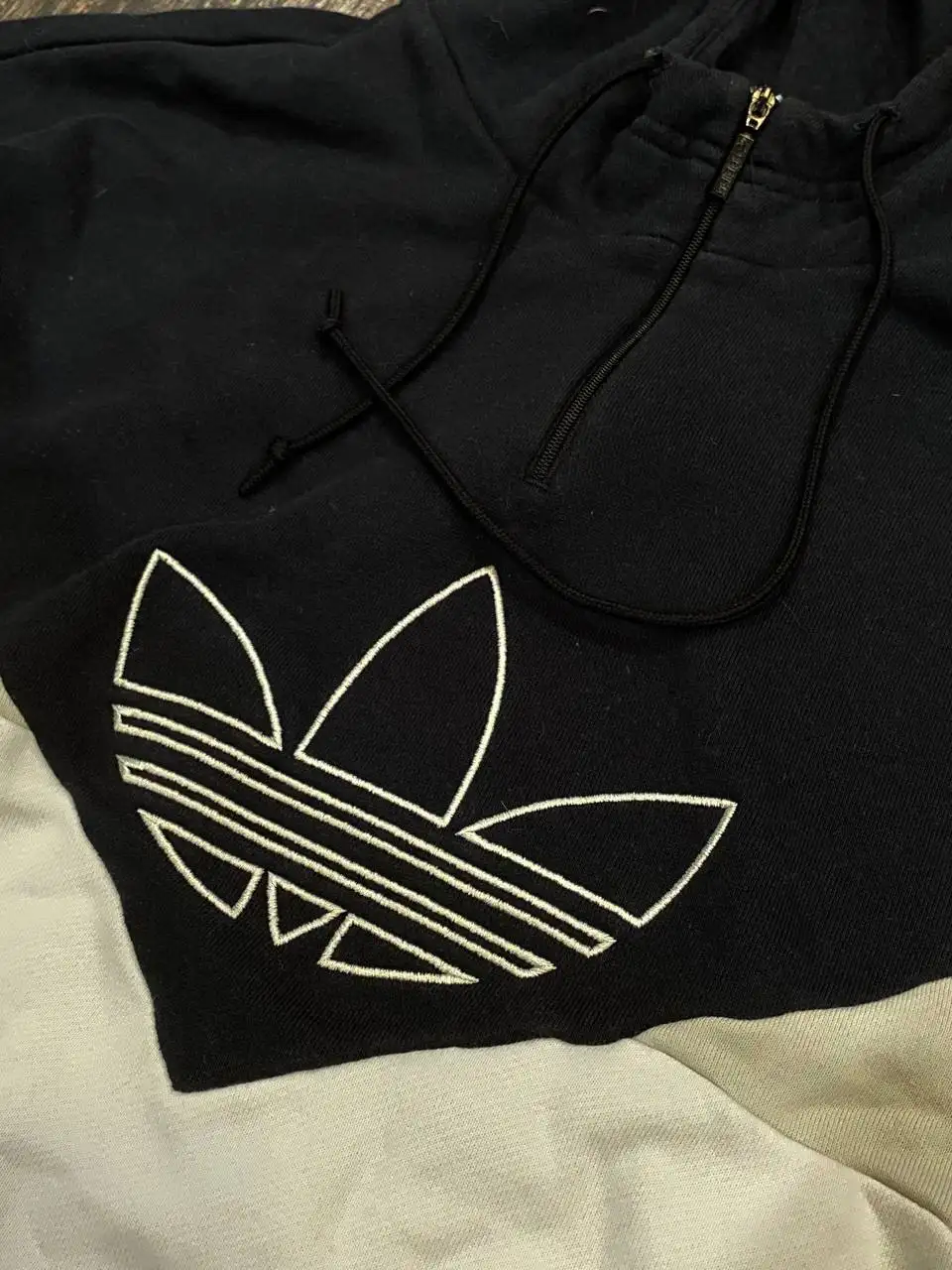 Зип худи Adidas размер S/M в идеальном состоянии - Худи (Одежда) в Курск