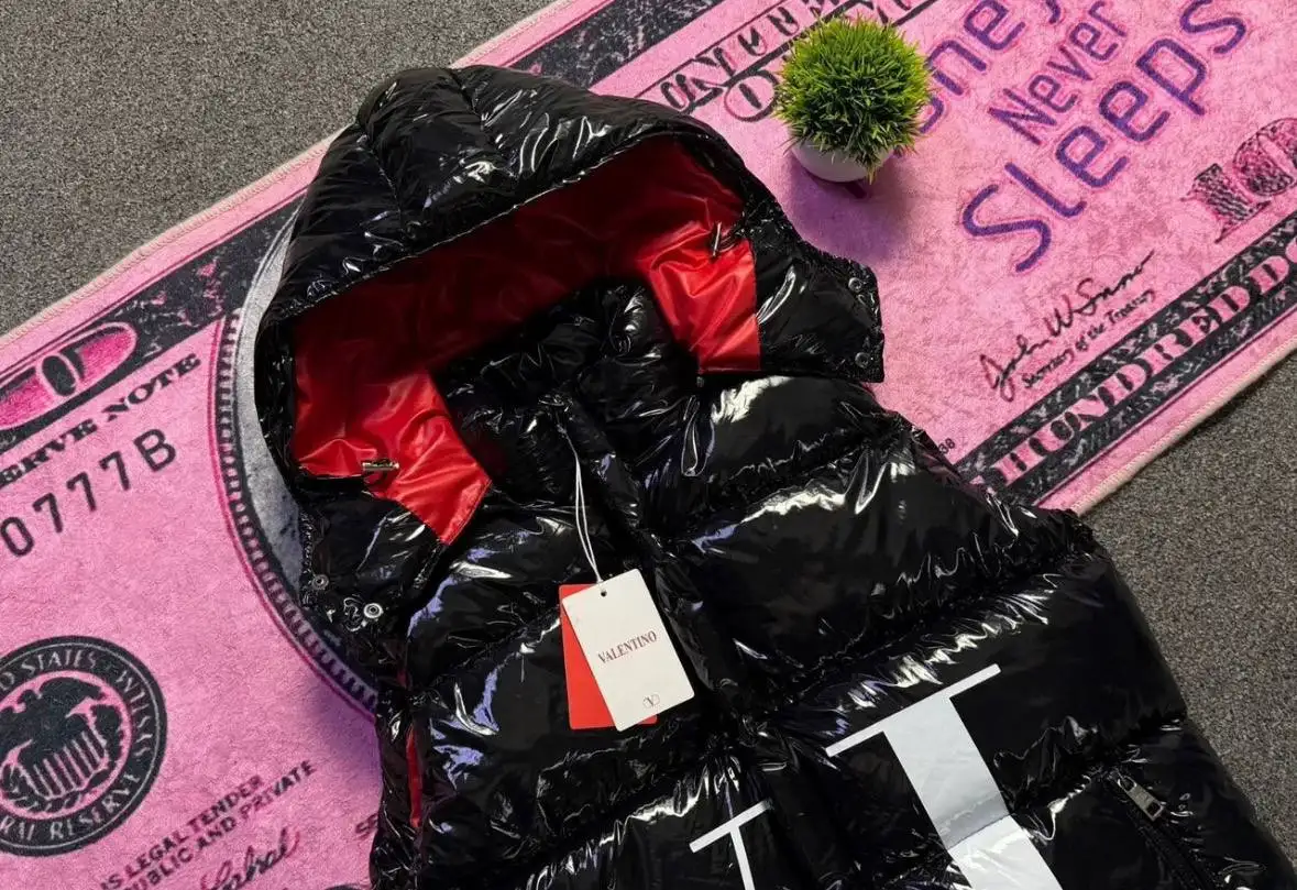 Жилетка VALENTINOxMoncler - Верхняя одежда (Одежда) в Курск