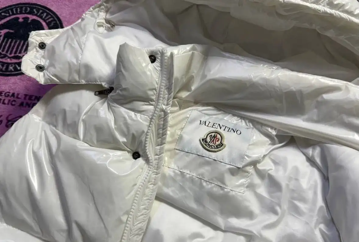 Жилетка VALENTINOxMoncler - Верхняя одежда (Одежда) в Курск