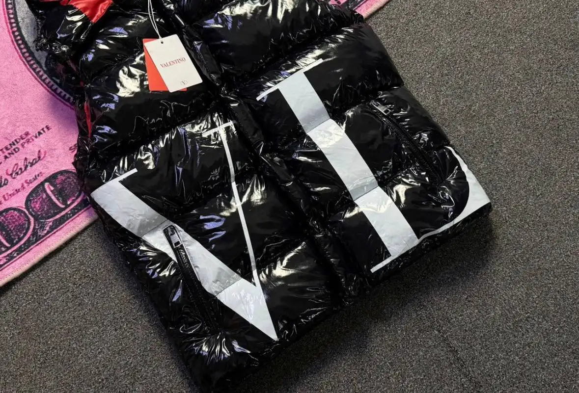 Жилетка VALENTINOxMoncler реплика 1:1 - Одежда в Неизвестно