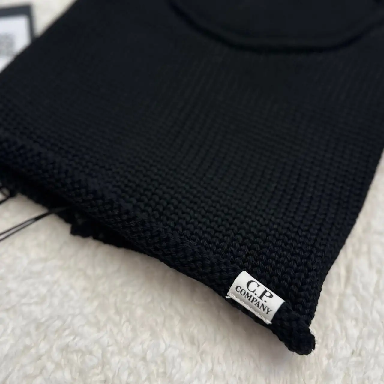 C.P. Company Sky Mask Extrafine Merino Wool Balaclava - Головные уборы (Одежда) в Курск