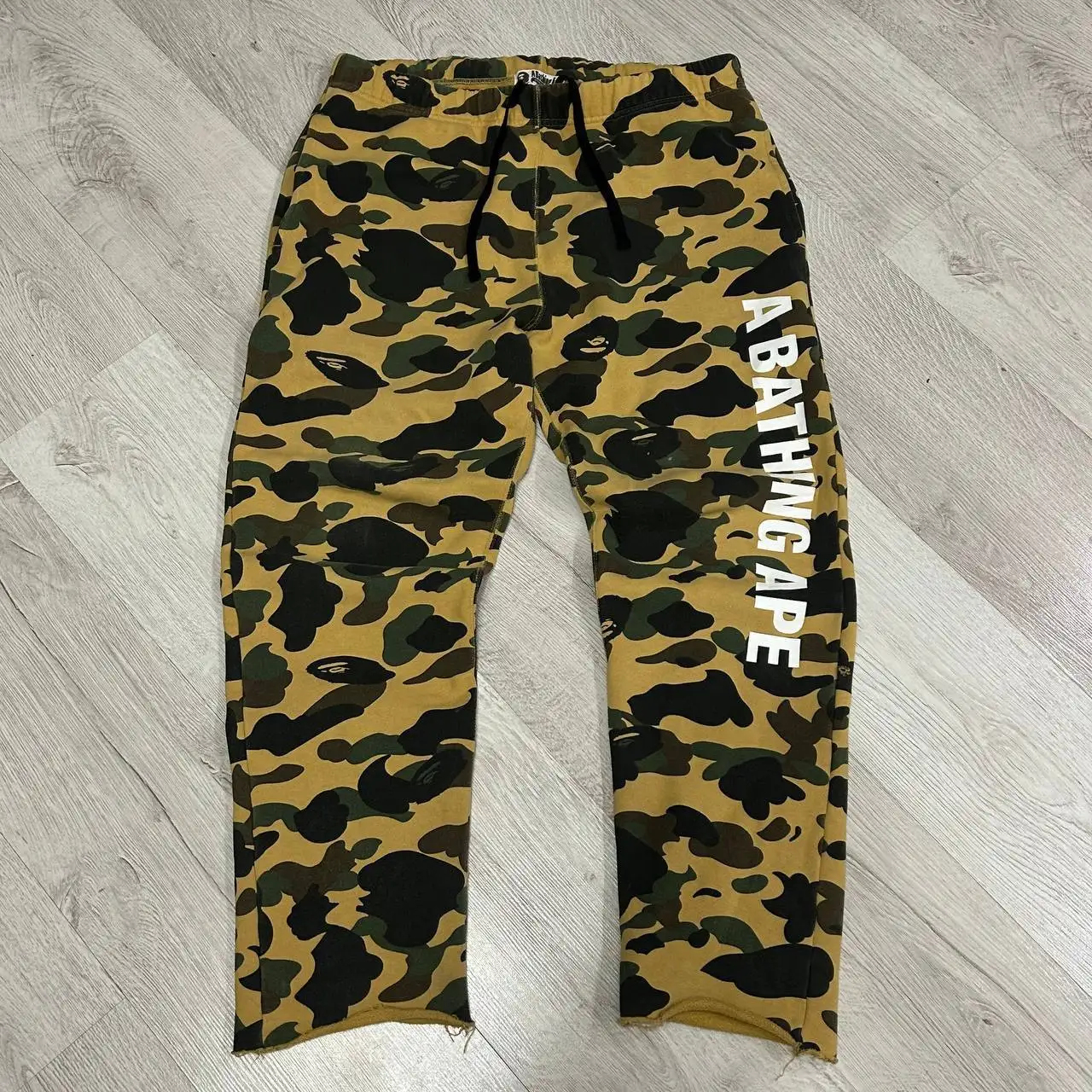 Продажа кроссовок Л размер - Обувь (Одежда) в Курск