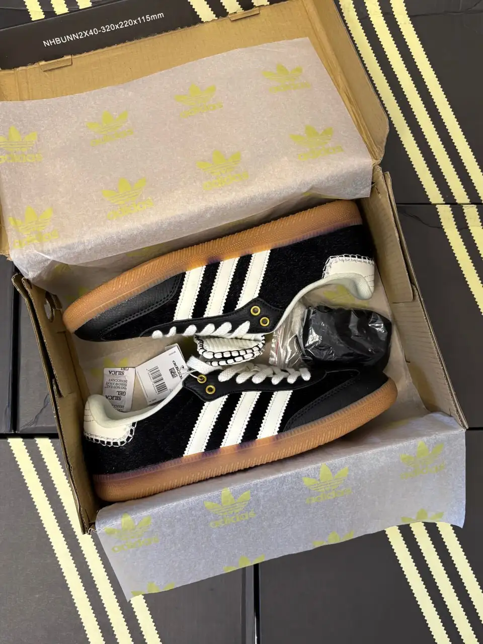 Кроссовки Jordan 1 Low x Labubu, Wales Bonner x adidas Samba OG, Adidas Gazelle Indoor - Обувь (Одежда) в Курск