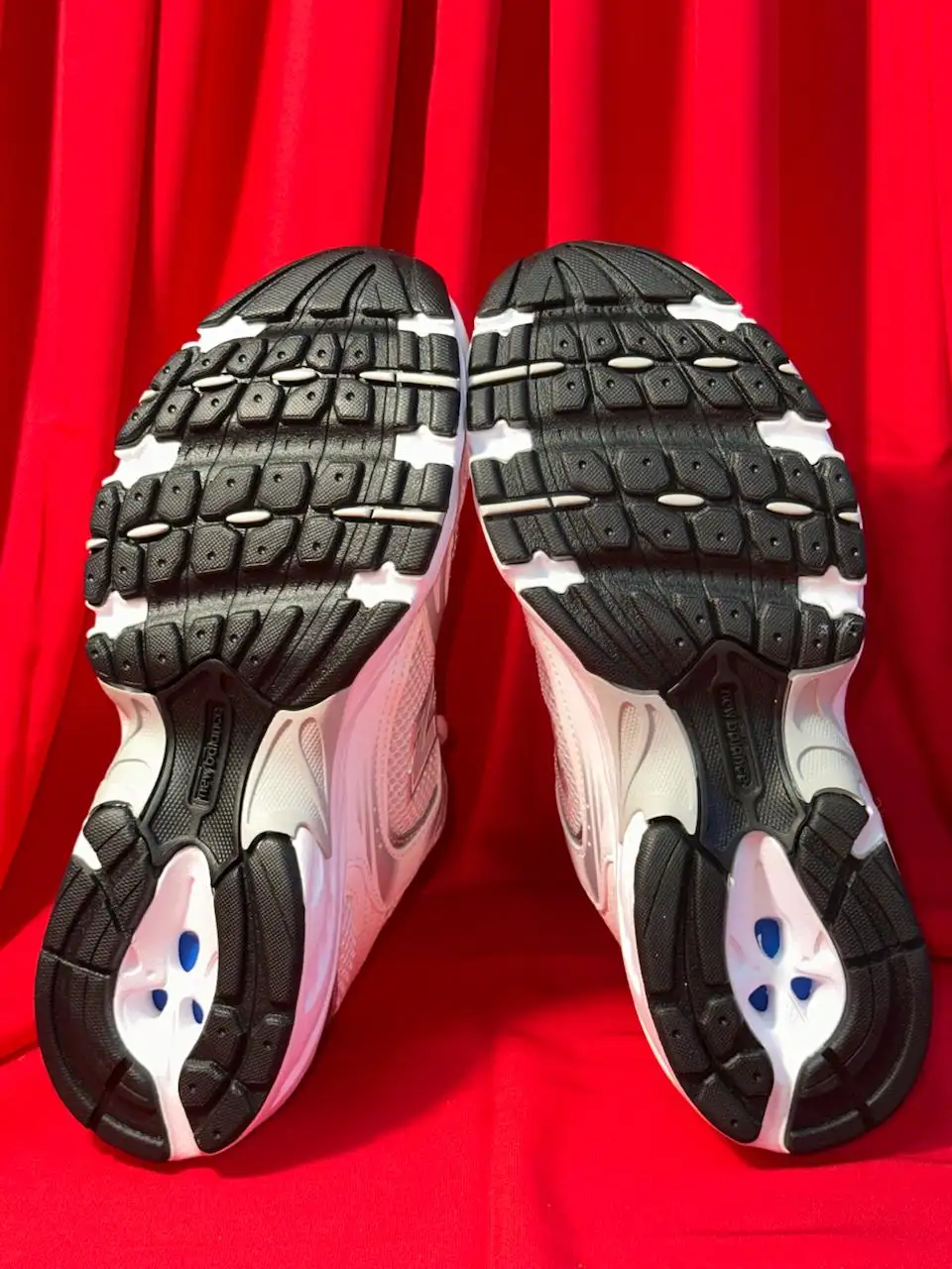 Белые Серебрянные Кроссовки New Balance 530 - Обувь (Одежда) в Курск