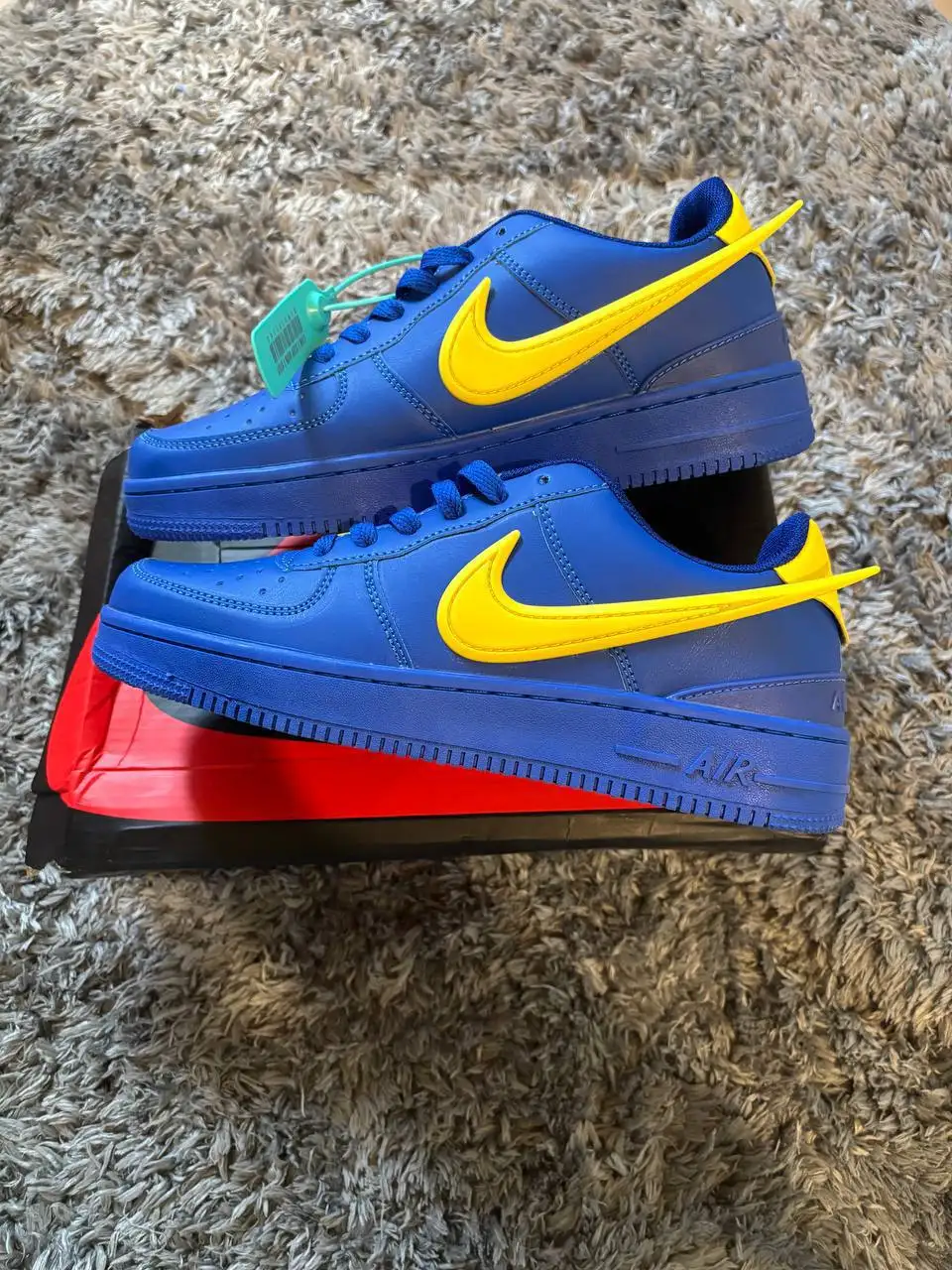 Продажа пуховиков, худи и кроссовок известных брендов - Одежда и обувь (Барахолка) в Курск