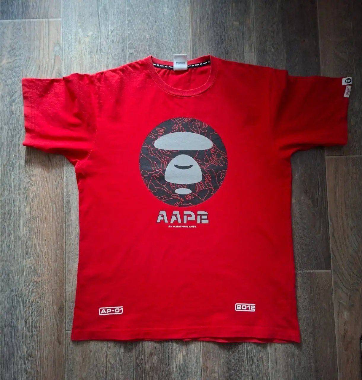 Красная футболка Adidas с мини-принтами - Футболки (Одежда) в Курск