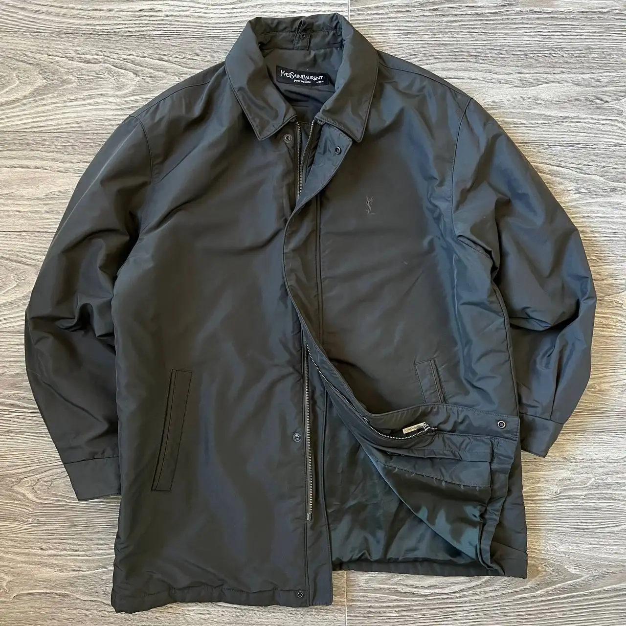 Куртка Yves Saint Laurent размер M темно-зеленого цвета - Куртки (Одежда) в Курск