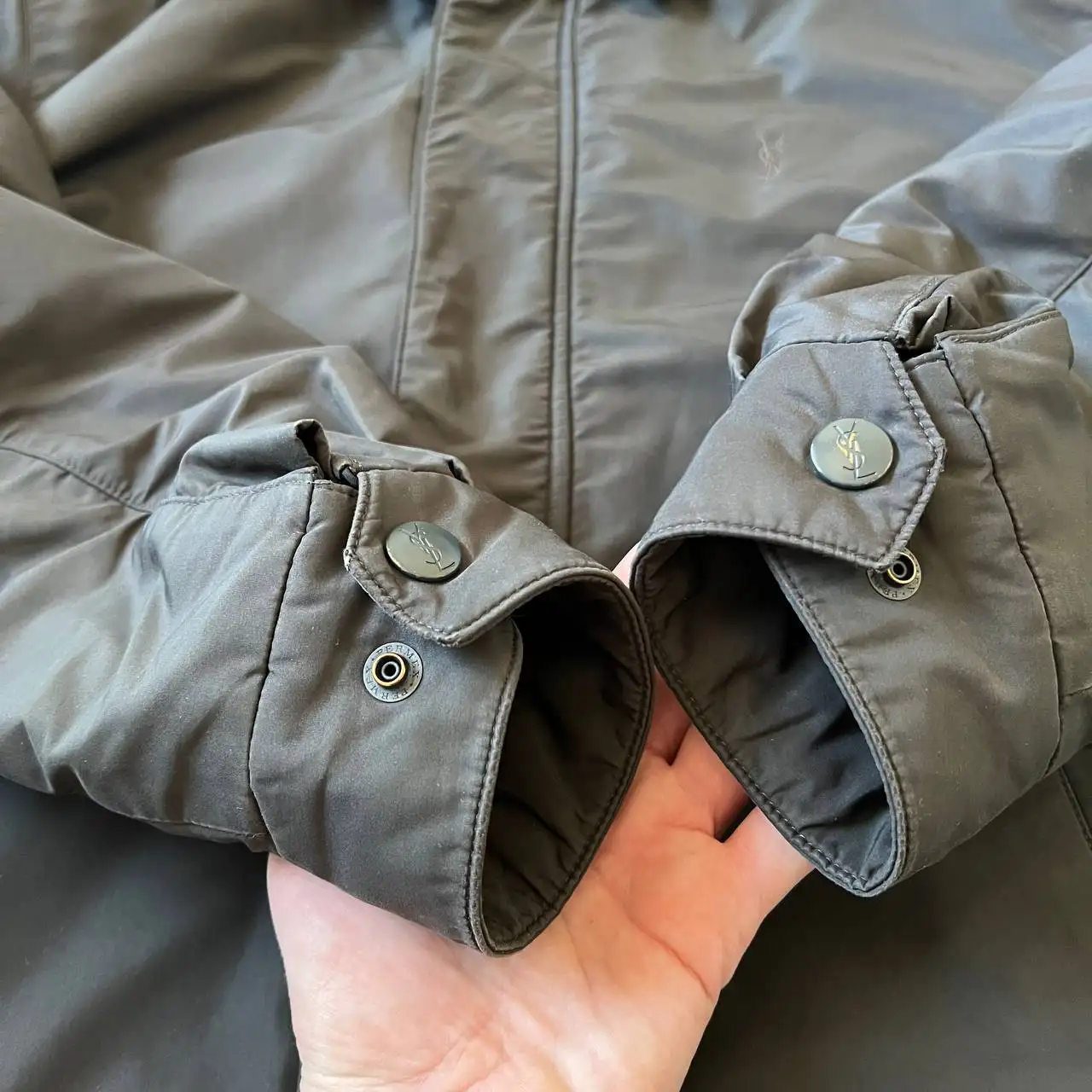 Куртка Yves Saint Laurent размер M темно-зеленого цвета - Куртки (Одежда) в Курск