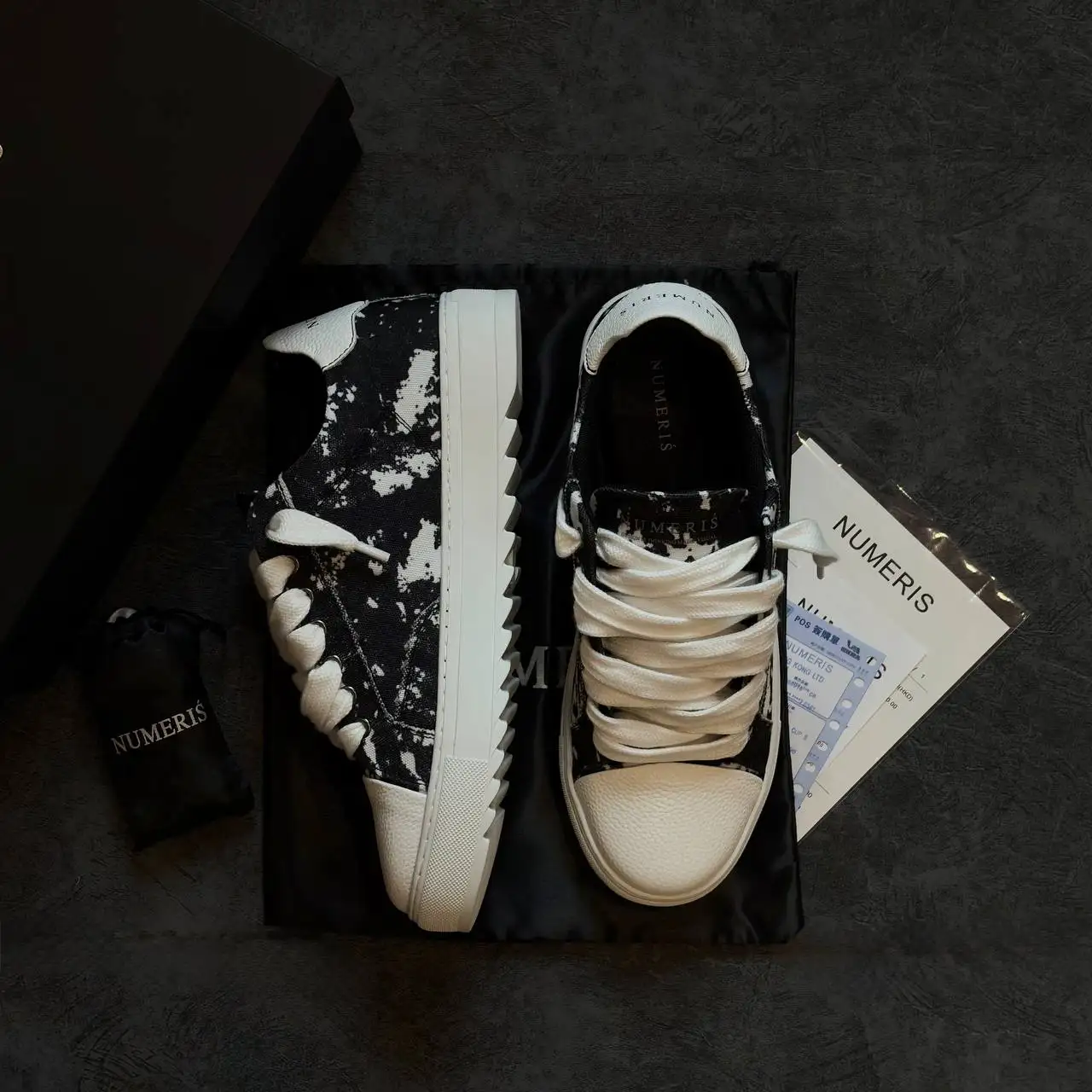 Люксовая реплика 1:1 кроссовок - Обувь (Одежда) в Курск