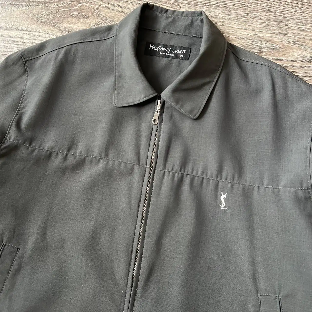 Лёгкий бомбер Yves Saint Laurent - Куртки (Одежда) в Курск